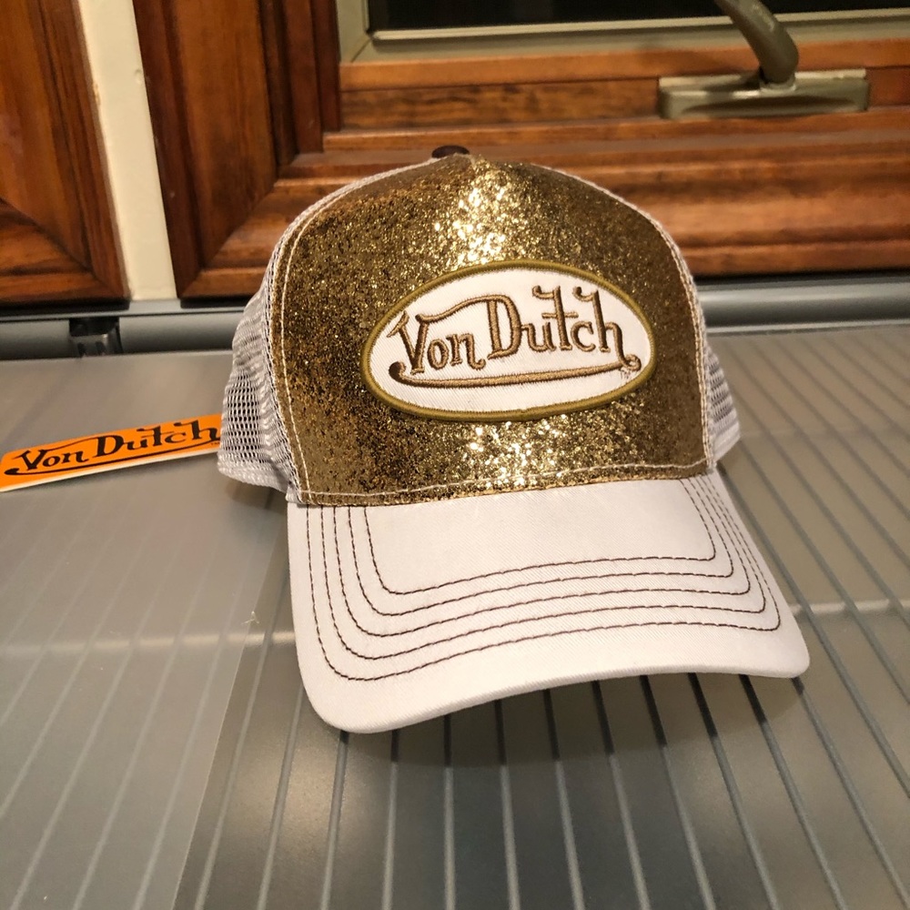 NWT VON DUTCH HAT